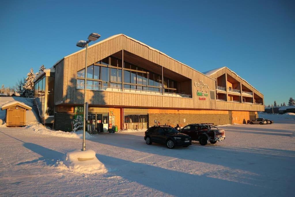 Leilighet Med Panoramautsikt Sjusjoen Innendors Parkering 外观 照片